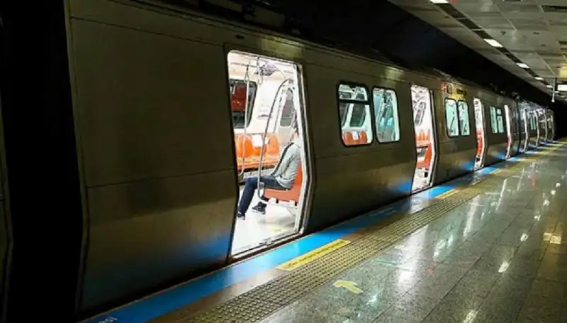 İstanbul'da Metro Durakları Kapatılıyor: Yolcular Dikkat!