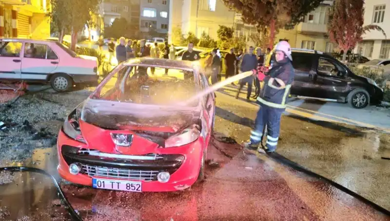 Psikolojik Kriz Sonucu Arabayı Yakan Genç: Aile İçinde Tartışmalar Başladı
