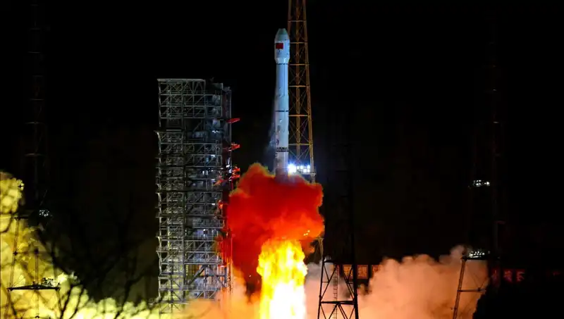 Çin’in Tienvın-2 Asteroid Keşif Aracı Uzaya Gönderildi