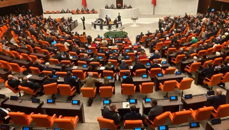 Türkiye Büyük Millet Meclisi'nden Önemli Kararlar! Hangi Komisyonlar Çalışmaya Devam Edecek?