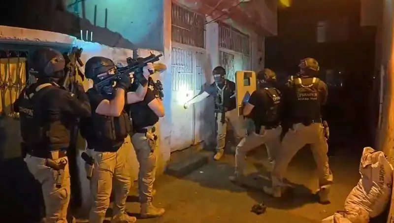 İstanbul'da DAEŞ'e Yönelik Büyük Operasyon: 18 Gözaltı Yapıldı