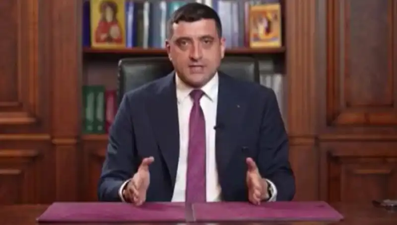 Romanya'da Seçimlerin İlk Turunda Aşırı Sağcı Adayın Sürpriz Yükselişi