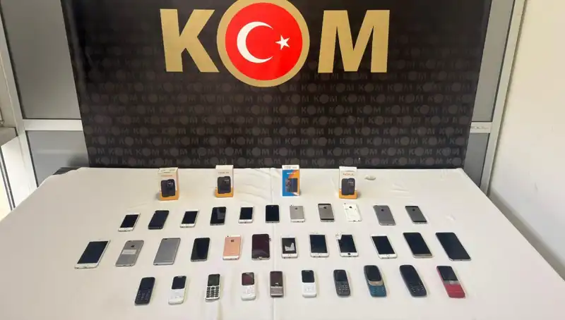 Gümrük Kaçağı 37 Cep Telefonu Ele Geçirildi: Son Durum Ne?