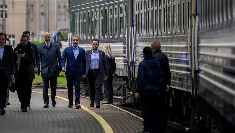 Dışişleri Bakanı Fidan, Ukrayna Ziyaretinde Diplomatik İlişkileri Güçlendirdi