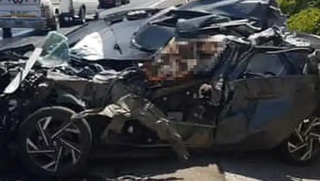 Şanlıurfa'da Otomobil Tankere Çarptı: Korkunç Kaza Sonrası 1 Kişi Hayatını Kaybetti