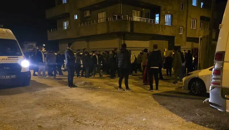 Şırnak’ta Taşlı ve Sopalı Kavga: 4 Yaralı, Olayın Sır Perdesi Aralanıyor!