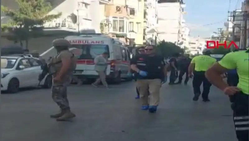 İzmir'de Karakola Silahlı Saldırı: İki Şehit ve Bir Yaralı Acı Bilançosu
