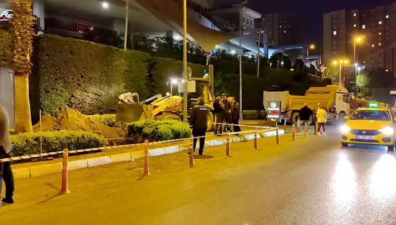 AVM Girişinde Doğalgaz Paniği: Alışveriş Keyfi Kısa Süreliğine Gölgeleniyor