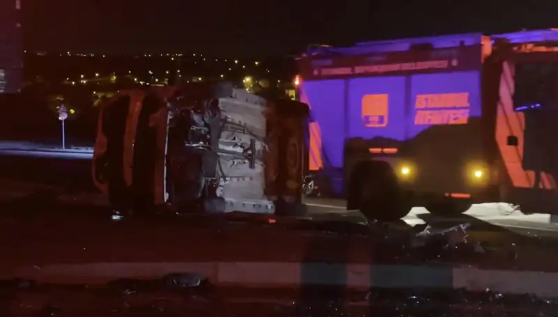 Havalimanı Yolunda Kaza: Takla Atan Araçta 6 Yaralı