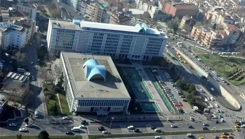 İstanbul'da İBB Soruşturması: "Enderun" WhatsApp Grubundaki Mesajlar Neleri Ortaya Çıktı?