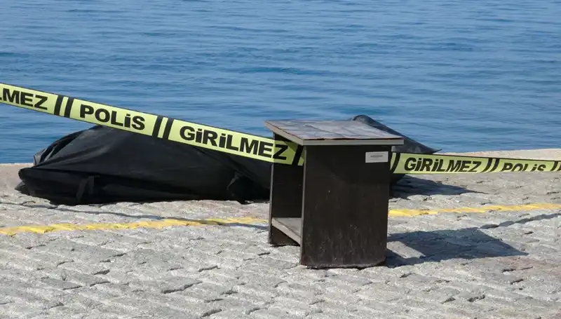 Falezlerin Arasında Gizemli Bir Erkek Cesedi Bulundu, Detaylar Şok Edici!