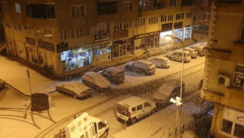 Bir Günde İki Mevsim: Kar ve Baharın Buluşması