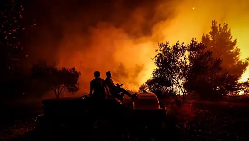 Çanakkale'de Yangın Alarmı: 785 Kişi Tahliye Edildi!