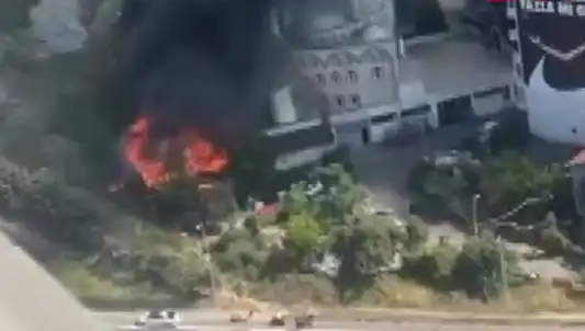 Kağıthane'de Akıl Almaz Yangın: Gökyüzünü Saran Dumanlar Panik Yarattı