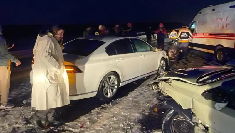 Aksaray'da Şok Eden Zincirleme Trafik Kazası: 15 Yaralı