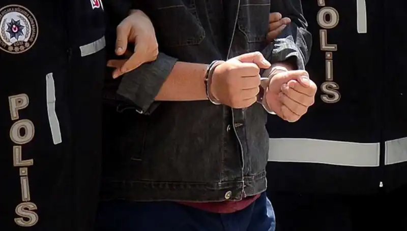Kayseri'de Yasa Dışı Silah Ticareti: 2 Zanlı Operasyonla Yakalandı