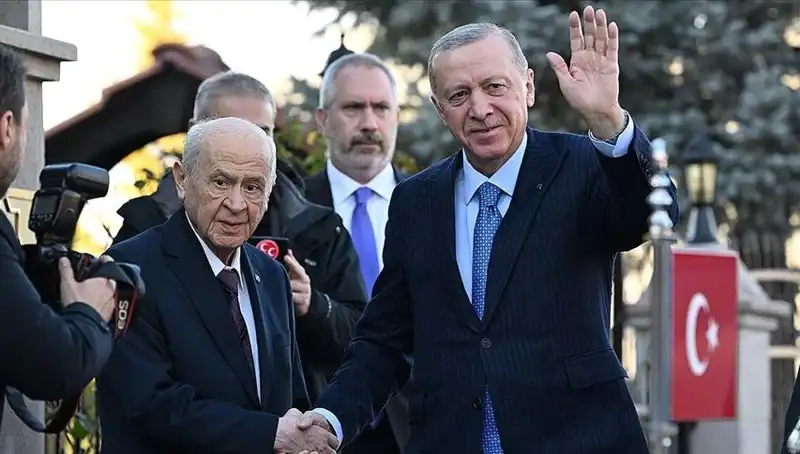 Cumhurbaşkanı Erdoğan’dan Bahçeli’ye Sürpriz Ziyaret: Siyasi Stratejiler Neleri Getirecek?