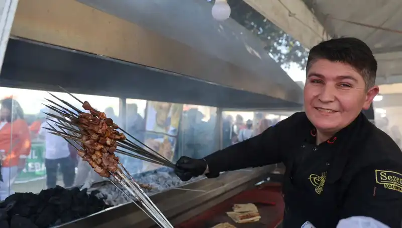Kozan Karnavalı’nda Ciğer Ziyafeti: Yarım Ton Tüketildi!