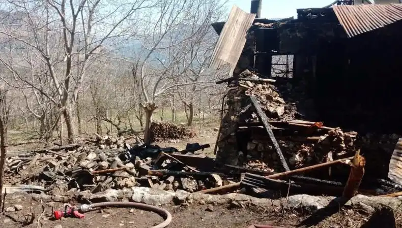 Karaman’da Müstakil Evde Çıkan Yangın: Bir Ölü, Bir Yaralı