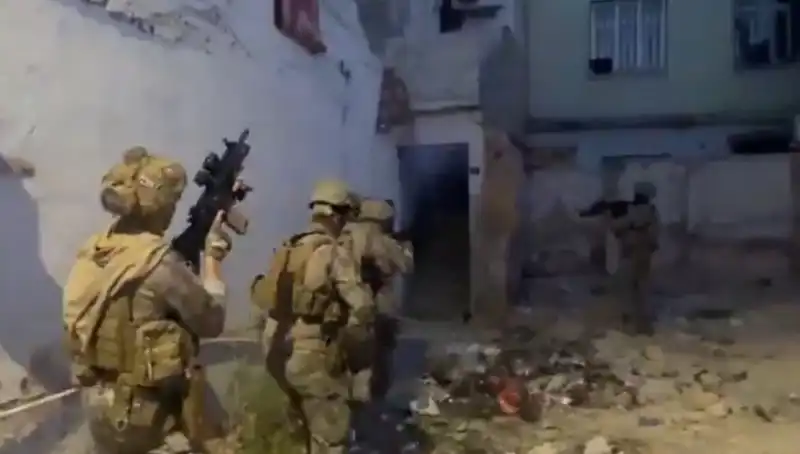 75 İlde Uyuşturucu Operasyonu: 2.311 Şüpheli Yakalandı!