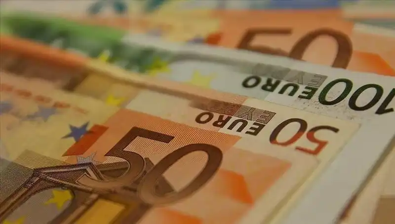 Euro’nun Zirve Dönemi Sona mı Erdi? Düşüşü Nedenleri ve Etkileri