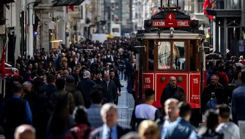 Türkiye Nüfusu Yükseliyor: Demografik Değişimin Getirdikleri