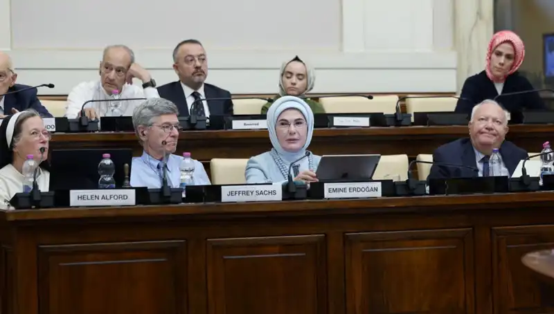 Emine Erdoğan'ın Vatikan'daki "Dünya 5'ten Büyüktür" Mesajı ve Önemi