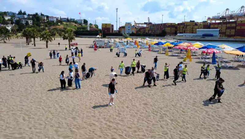 Plajlarda Büyüleyici Çevre Temizliği Etkinliği Gerçekleşti