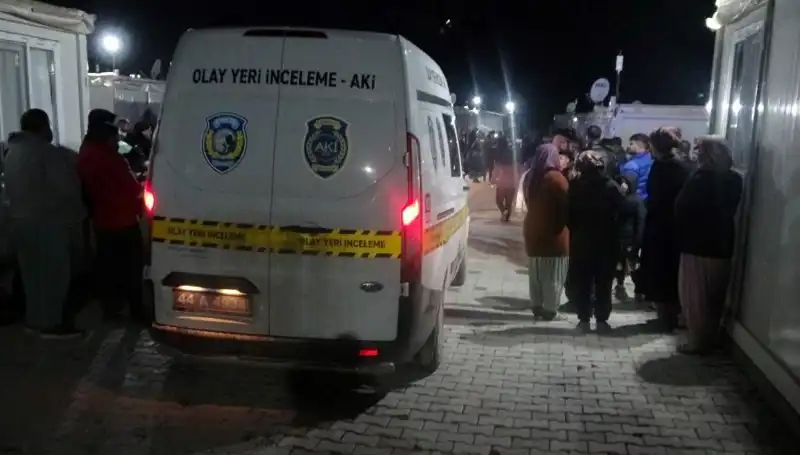 Husumetliler Arasında Silahlı Kavga: Kanlı Son Görüntüleri Şaşkına Çevirdi