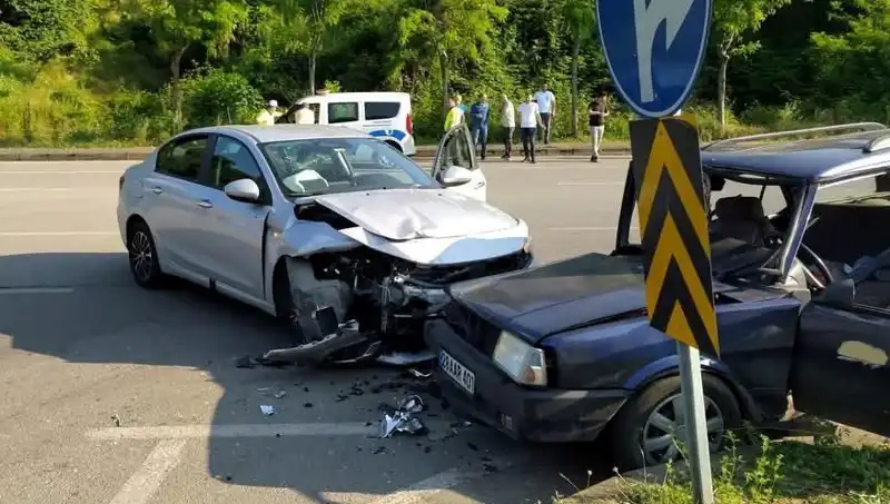 Görele'de Dehşet Verici Trafik Kazası: Sürücü Araç Camından Fırladı