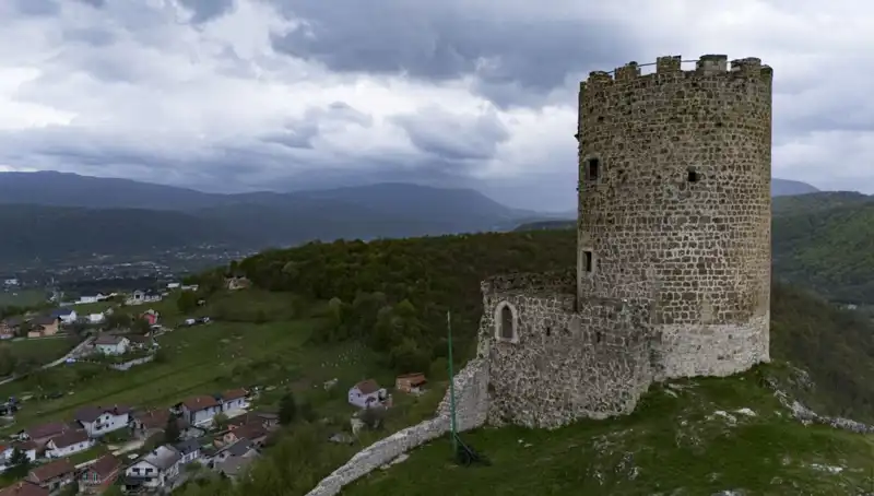 Sokolac Kalesi: Bosna Hersek’in Tarihine Tanıklık Eden Saklı Cennet